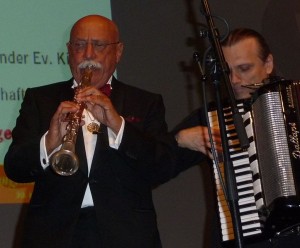 Giora Feidman bei einem Kirchenkonzert - am 16. Januar in der Thomaskirche Erfurt zu hören (Immanuel Giel)