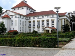 Nordhausen Das 1917 eingeweihte Theater Nordhausen heute (Eckie22) bietet neben vielem anderen auch After-Work-Konzerte an.