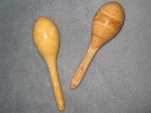 Maracas aus Holz gehören häufig zum Instrumentarium der Salsa-Bands (Axel Heymann).