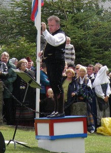 Sunleif Rasmussen trat 2009 zum Ólavsøka, dem färöischen Nationalfeiertag, mit einer eigens dafür komponierten Kantate auf (Eileen Sandá)