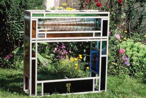 glasharmonika Glasharmonika aus der Werkstatt von Sascha Reckert, München. Das Gestell des Instruments wurde von Martin Hillmer entwickelt (Letsknow)
