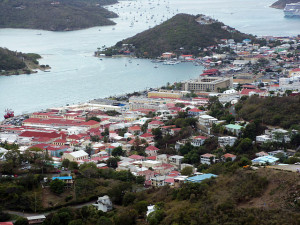 Ehemaliges Piratenversteck: Charlotte Amalie, Zentrum von Dänisch-Westindien, heute der Amerikanischen Jungferninseln (Farragutful)