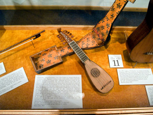 Eine Barockmandoline, ähnlich der hier gezeigten von Stradivari aus dem Jahr 1680 erklang am 26.12.2014 in der Erfurter Michaeliskirche. (Larry Jacobsen, Stradivarius mandolin 1680)