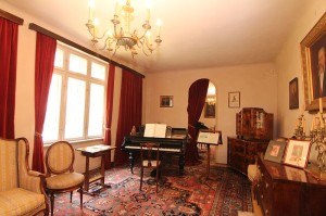 Musikzimmer im George-Enescu-Gedächtnishaus in Bukarest (Nicubunu)