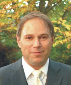 International renommiert: Christian Brembeck bei einer Konzertpause: Er ist am 15.2.2015 in Blieskastel mit komödiantischer Cembalomusik zu hören (Christoph Brass, 2005).