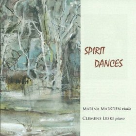 Hindsons kammermusikalische Komposition From Saibai für Violine und Klavier findet sich auf dem Album Spirit Dances beim Label Wirripang (B006E50AXW, 2009)