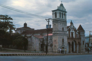Hier kommt auch die Kirchenmusik nicht zu kurz: Church of Sta. Barbara in Santo Domingo (Jerrye & Roy Klotz, MD, 2013).