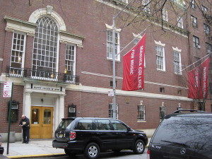 An der Mannes School for New Music studierte auch die in Europa geborene amerikanische Komponistin, Dirigentin und Lyrikerin Mira J. Spektor (NewYorkDolls 2008).