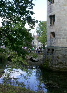 Kammermusik Osteuropas und von Schumann, Telemann und Purcell erklingt in dieser Sommersaison im Wasserschloss Mitwitz (H.-P. Mederer).