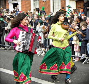 Happy Saint Patrick's Day mit Akkordeon und Violine in Dublin (uggboy 2010)