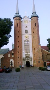 Die gotische Kathedrale von Oliva steht auf dem Grund eines ehemaligen Zisterzienserklosters mit romanischer Kirche (H.-P. Mederer).