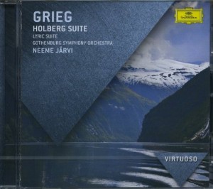 Neeme Järvi dirigiert Griegs Reminiszenz-Suite "Aus Holbergs Zeit" op. 40, die das Publikum mit einem eleganten und "schmissigen" Rigaudon verabschiedet (B00AATJCIC, Decca 2013).