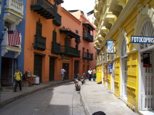 Im kolumbianischen Cartagena berückt die internationalen Gäste das jährlich stattfindende Musikfestival, die Stimmung ist jedesmal ausgelassen wie bei einem Volksfest (Cbrough, Juli 2008, p.d.).