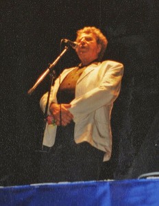 Mikis Theodorakis 1998 bei einem Konzert in Stoupa (Mani; Robert Schediwy, p.d.)