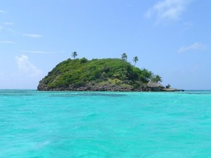 Zum Gebiet der kolumbianischen Besitzungen San Andrés und Providencia gehört auch die zu Träumen inspirierende "einsame Insel" Cayo Cangrejo (Roberto San Andrés, 2011, p.d.).