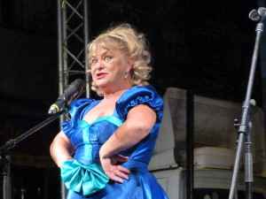 Mancher Stunt war am Abend des 2. Weihnachtsfeiertags in der Philharmonie München von der legendären Marika Oszvald zu sehen (Elekes Andor, 31.8.2013).
