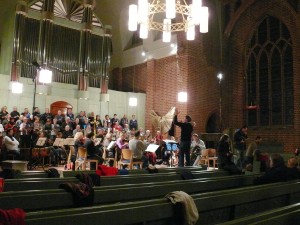 "Absolut entspannte Atmosphäre" herrscht in St. Petri bei den Orchester- und Chorproben - und sie überträgt sich auf die Konzerte selbst (J. Sonnentheil, Archiv).
