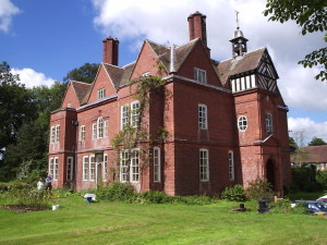 Cefnbryntalch, Llandyssil: In diesem schmucken Landhaus lebte und arbeitete Peter Warlock (ceridwen, 7.8.2005).