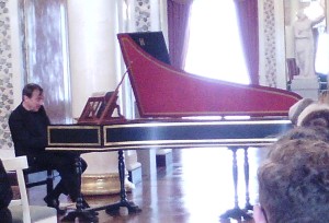 Lars Ulrik Mortensen am Ostersonntag 2016 mit einem Programm von Froberger und Weckmann bis zu Dietrich Buxtehude und J.S. Bach (Agnieszka Mederer)