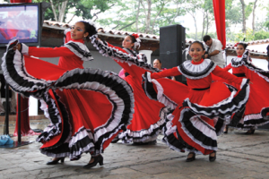 Varianten des Joropo haben seit etlichen Jahren in den Städten wie hier in Caracas ihre eigene Tradition entwickelt (José J. Lugo, 13.8.2013, p.d.).