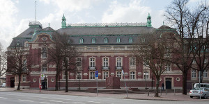Der besten nachwuchskünstlerin des Jahres bzw. dem besten Musiker gibt die Laeisz-Halle in Hamburg Gelegenheit, vor ganz großem Publikum zu spielen (Ajepbah, 18.4.2013).