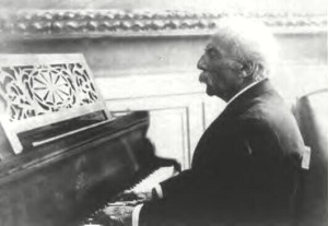 Französische Spätromantik par excellence repräsentierte Gabriel Fauré, dessen kammermusikalisches Werk für Streicher, Pianisten, Flötisten und Cellisten heute gut zugänglich ist (Pierre Choumoff, unbek. Dat., US p.d.).