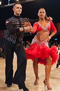 Das slowenische Paar, bestehend aus Zala Fuchs und Vitalii Zalharov, tanzte den Rumba auf dem WDSF-Wettbewerb in Niederösterreich in höchster Perfektion (Ailura, 21.11.2015, p.d.). 