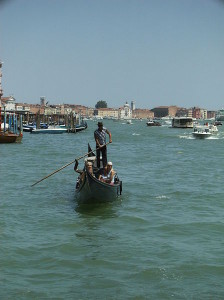 Zunächst pfiffen und singen Venedigs Gondoliere ein schlichtes Arbeitslied, später mutierte die Barkarole zum hochartifiziellen Klavier- und Orchesterstück (Bacino San Marco, Abxbay, p.d.).