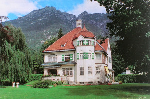 In der Garmischer Villa von Richard Strauss, der wegen seiner Rolle während der NS-Zeit noch immer umstritten ist, fiel Soldaten der amerikanischen Besatzung ein Bild von Beethoven ins Auge, aber es wurden auch Kontakte geknüpft, die den Komponisten inspirierten (Josef Lehmkuhl, Juli 2008, p.d.).