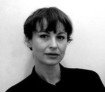 Michaela Davies' Kompositionen und Performances beziehen psychologische Inhalte konsequent ein und sind als experimentelle Grenzgänge zwischen Musik, Art Performance und der Erkundung menschlicher Reaktionsweisen zu verstehen (Kyle Sanna, Australian Muci Centre).