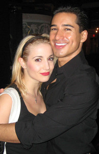 Sorgten für ein volles Haus bei der Wiederinszenierung von A Chorus Line 2008: Jessica Lee Goldyn und Mario Lopez (14.8.2008, Njcraig).