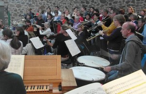 Das Münchner Barockorchester L'arpa festante bei einer Probe von J.S. Bachs h-Moll-Messe in Idstein (28.9.2013, Gerda Arendt, p.d.)