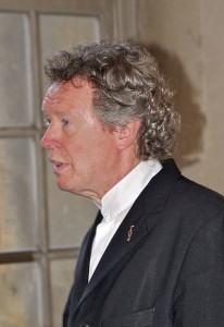 Harry Christophers spielte für das Label Coro António Teixeiras hochpolyphones Chor-und Orchesterwerk von 1734 ein (der Dirigent hier in Versailles am 25.6.2012, Jebulon, p.d.).