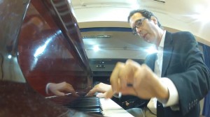 Sergio e Zeynep spielt Klavierwerke von Robert Muczynski (vimeo 607326468, p.d.).