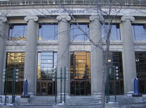 An der Jack Singer Hall in Calgary ist John Bouz ein bekannter Name, da der Komponist hier mehrere Orgelkonzerte gab (Epcor Centre, Thivierr, 2.12.2006, GNU Free Doc. Lic.).