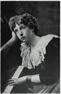 Die Pianistin, Komponistin und Dirigentin Cécile Chaminade vor Ende des Jahres 1903 (Foto: Arthur Elson, US p.d.)