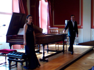 Abschluss eines Konzerts mit hohem Seltenheitswert: Improvisationen im barocken Stil auf zwei Cembali: Alexandra und Alexander Grychtolik (18. März 2017, A. Mederer)