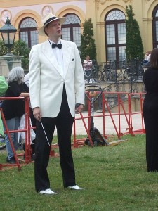 Hier einmal an einem etwas anderen Set: Patrik Ringborg, der Dirigent des Abends am Theater Erfurt anlässlich des 10. Symphoniekonzerts am 18. und 19. Mai 2017, Mitglied der königlich schwedischen Musikakademie (Kai Oesterreich, GNU Free Doc. Lic.)
