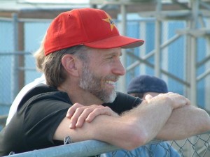 Zeigt sich auch als Baseball-Fan: Komponist und Perkussionist John Luther Adams, Jahrgang 1953 (Louisa Dedalus, 6.6.2014, CC-Liz.).