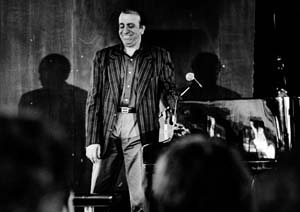 Schon seit langem bekannt für sein munteres Experimentieren mit Instrumenten: der Komponist Martial Solal (1988, Erling Mandelmann, OTRS, CC-Liz.)