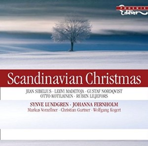 Skandinavische Weihnachten versprechen die Lieder namhafter Komponisten, die hier von Synve Lundgren, Johanna Fernholm und anderen Künstlerinnen eingespielt wurden (B001F1YBOE, Phoenix 2008).