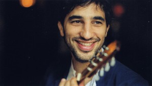 Porträt des Mandolinvirtuosen Avi Avital von Jean Baptiste Millot (Theater Erfurt)