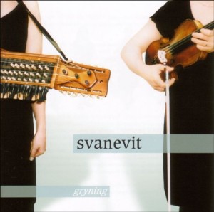 Die band Svanevit schließt in ihren beiden CDs von 2005 und 2008 auch an die Harfenmusik der Renaissance an (B000BVXBY0, Westpark / Indigo 2005).