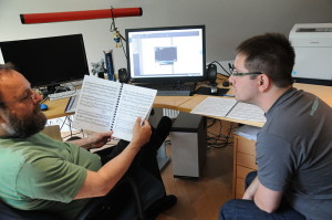Bei der Arbeit: Muse'Score-Entwickler Werner Schweer und sein Kompagnon Nicolas Froment diskutieren über erweiterte Möglichkeiten (27.5.2011, Flickr).