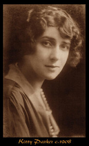 "Kitty" Parker wurde 1886 im tasmanischen Cressy geboren und lebte bis zum Ende ihres Lebens 1971 in Darlinghurst (Kitty1).